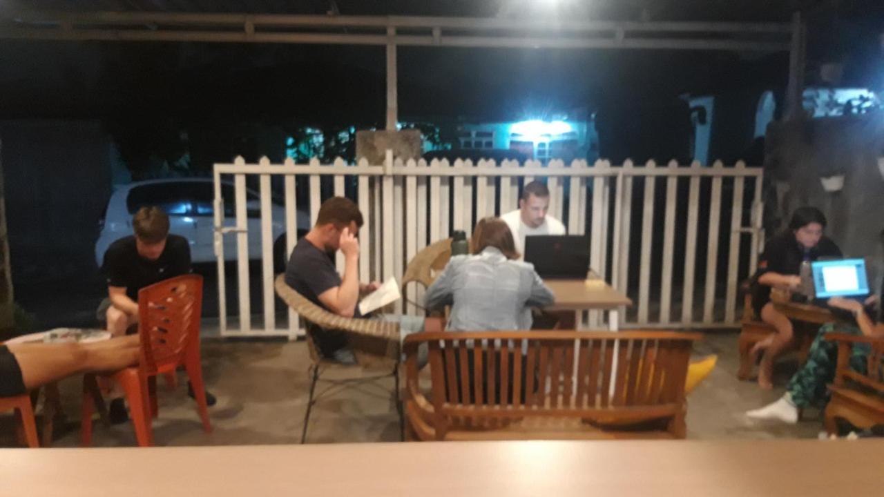 D-Rima Homestay Рутенг Екстер'єр фото